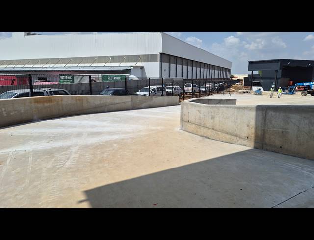 3,651M² WAREHOUSE TO LET IN JET PARK